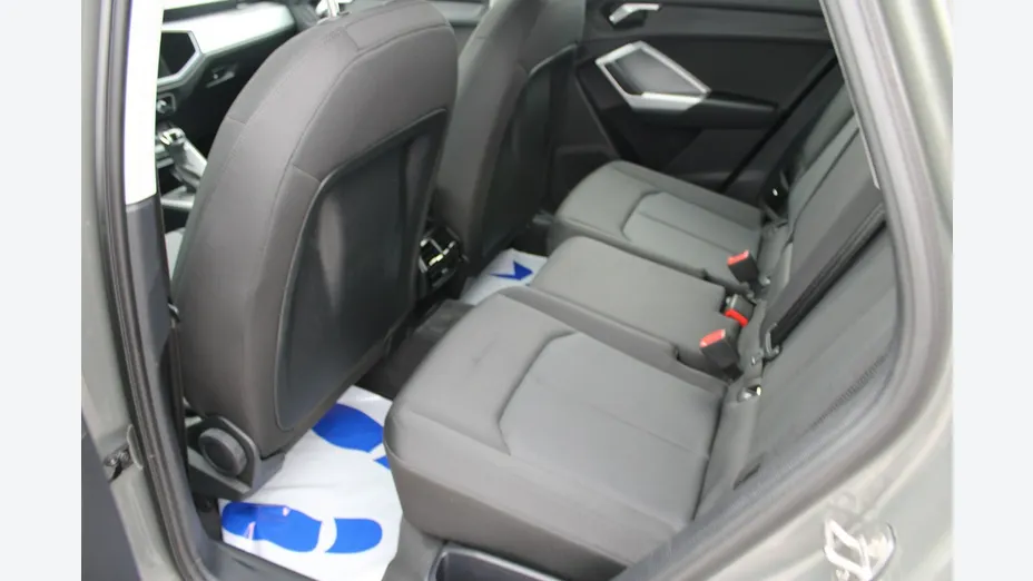 AUDI Q3 -