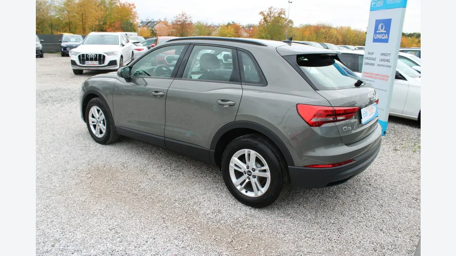 AUDI Q3 -