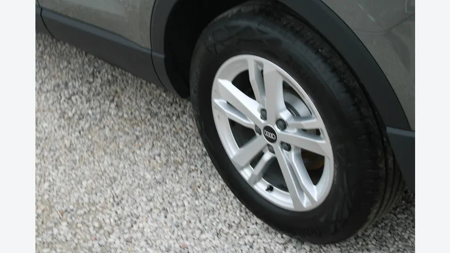 AUDI Q3 -