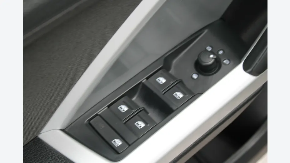 AUDI Q3 -
