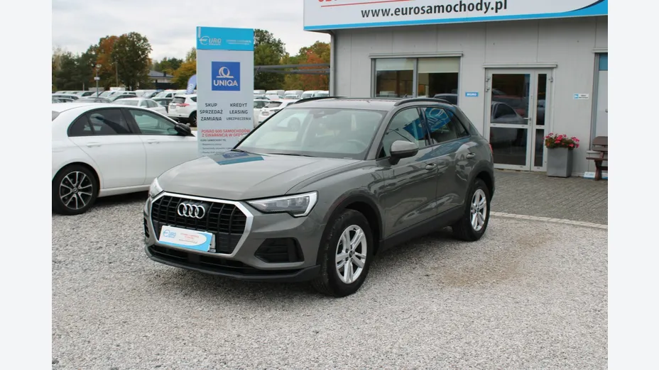 AUDI Q3 -