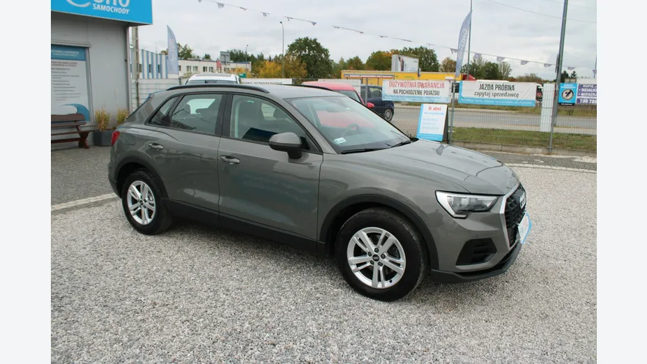 AUDI Q3 -