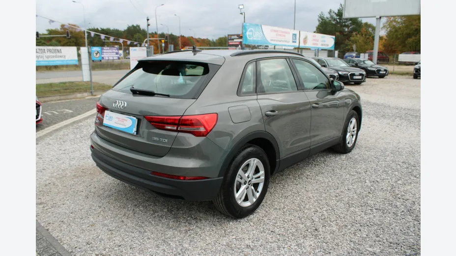AUDI Q3 -