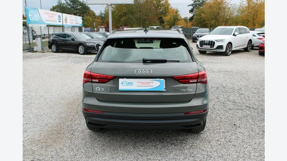 AUDI Q3 -