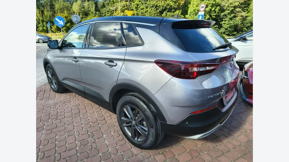 OPEL Grandland X -