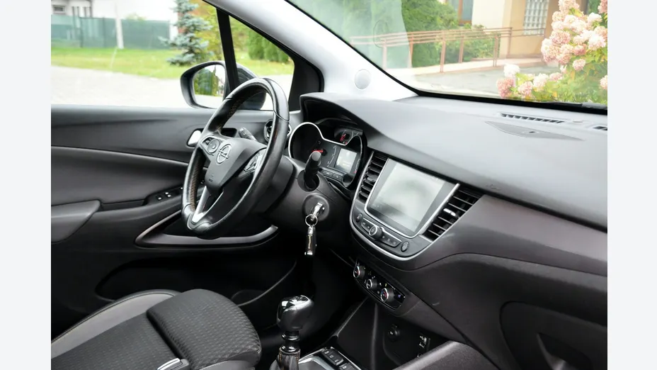 OPEL Crossland X -