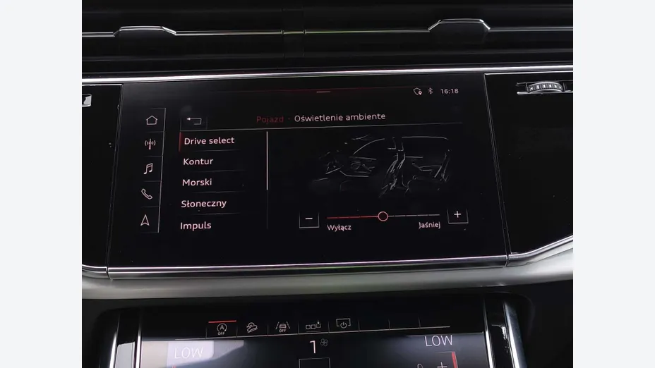 AUDI Q8 -