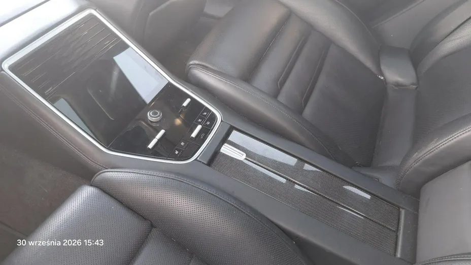 PORSCHE Panamera -