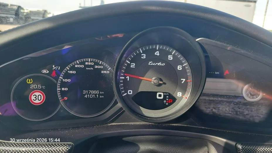 PORSCHE Panamera -