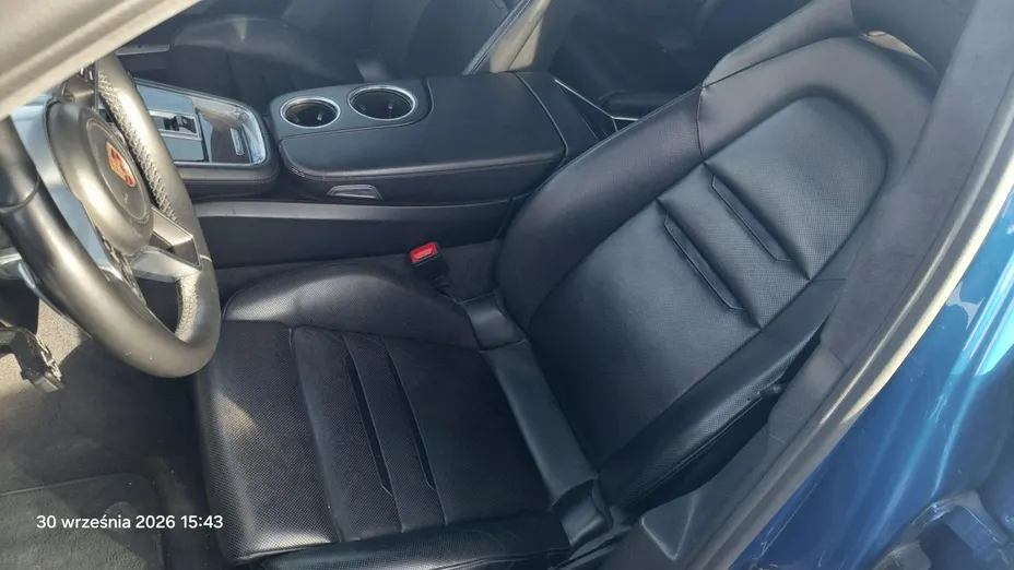 PORSCHE Panamera -