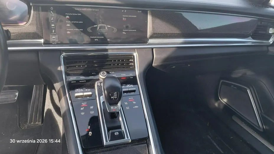 PORSCHE Panamera -