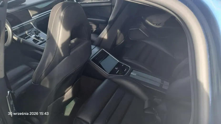 PORSCHE Panamera -