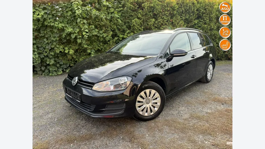 VOLKSWAGEN Golf -