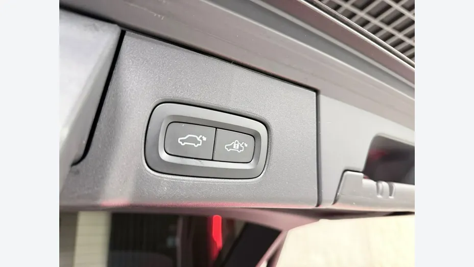 VOLVO V90 -