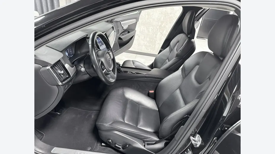 VOLVO V90 -