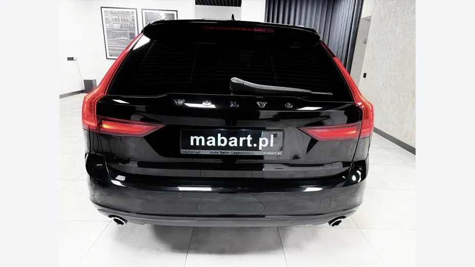 VOLVO V90 -