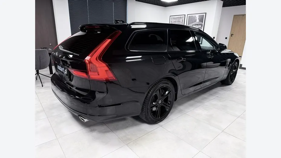 VOLVO V90 -