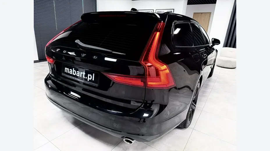 VOLVO V90 -