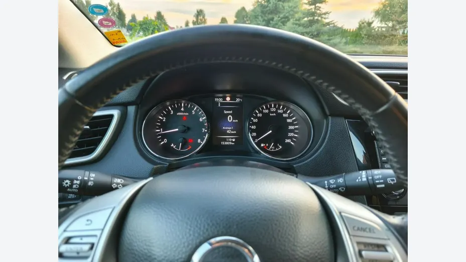 NISSAN Qashqai -
