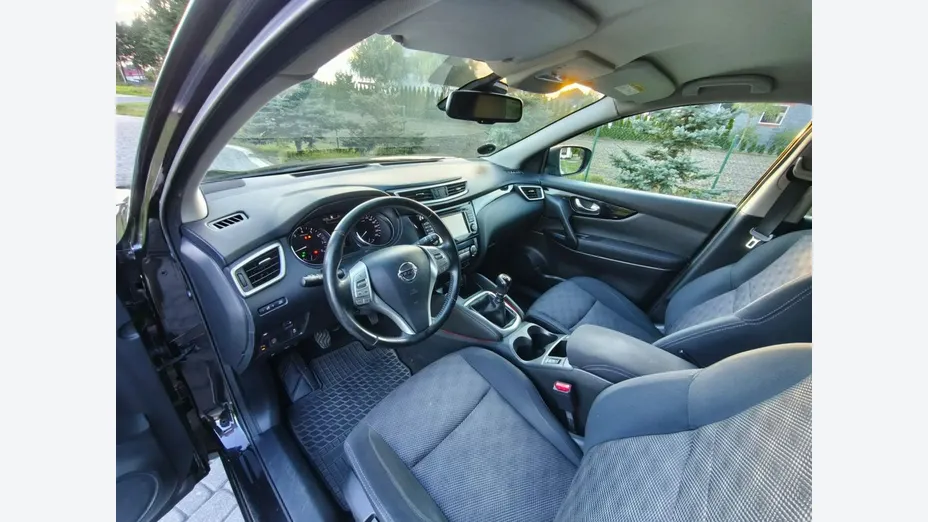 NISSAN Qashqai -