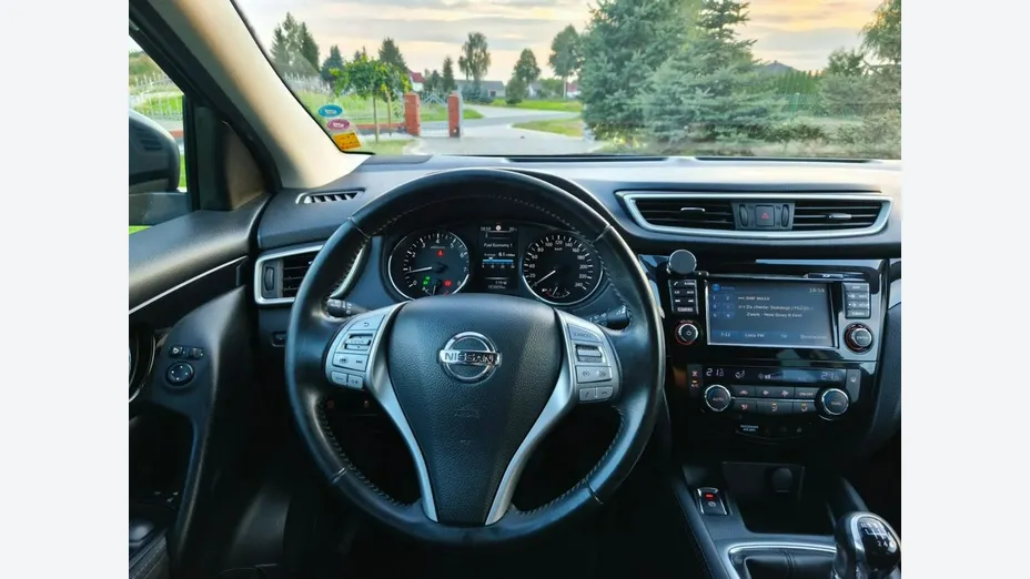 NISSAN Qashqai -