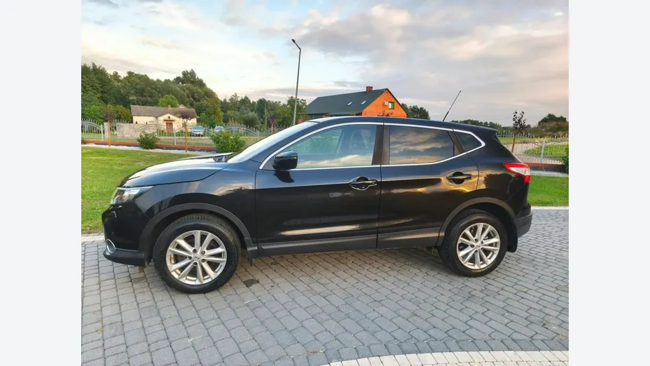 NISSAN Qashqai -
