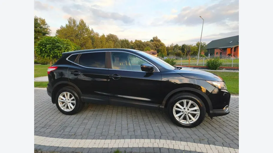 NISSAN Qashqai -