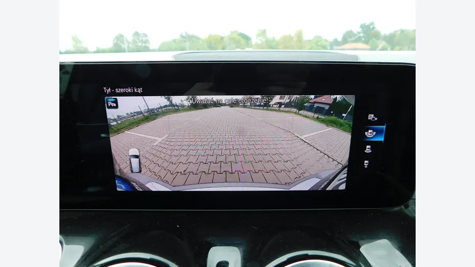 MERCEDES-BENZ GLB -