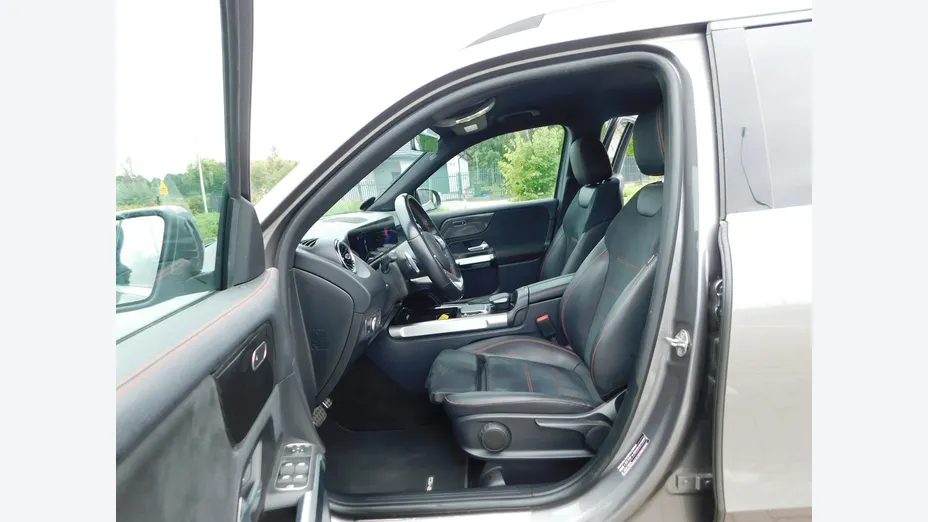 MERCEDES-BENZ GLB -