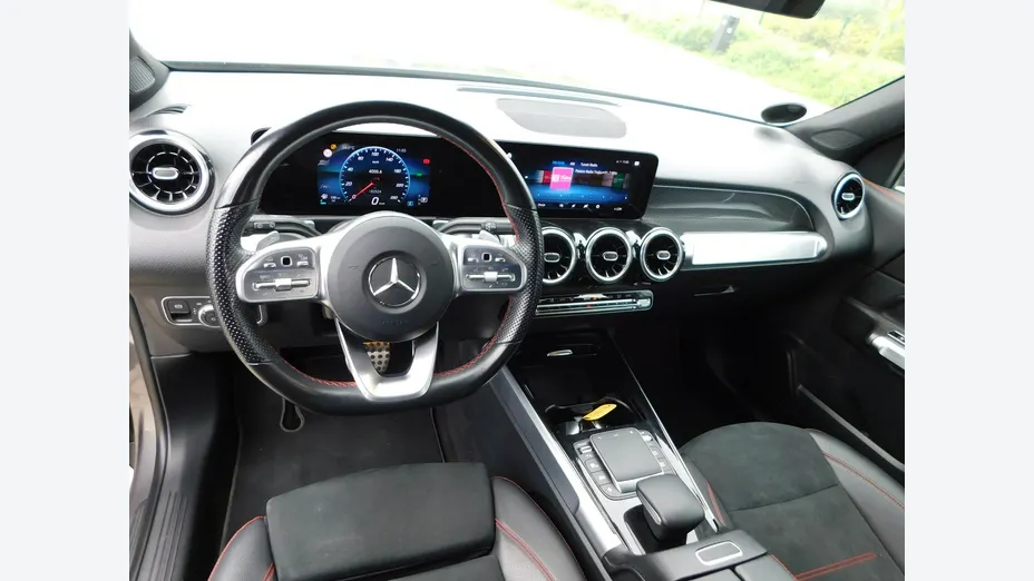 MERCEDES-BENZ GLB -