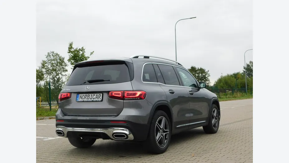 MERCEDES-BENZ GLB -