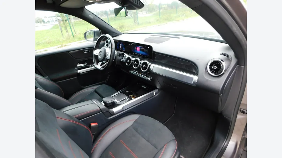 MERCEDES-BENZ GLB -