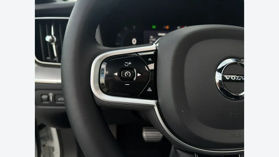 VOLVO XC60 -