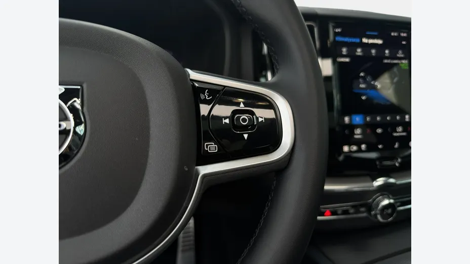 VOLVO XC60 -
