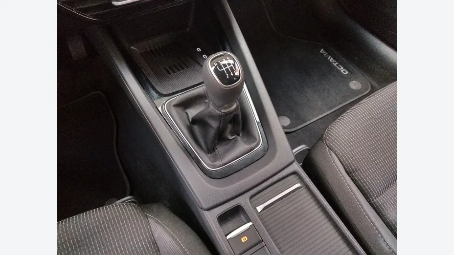 SKODA Octavia -