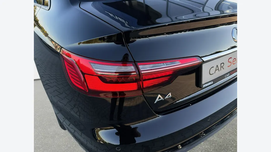 AUDI A4 -