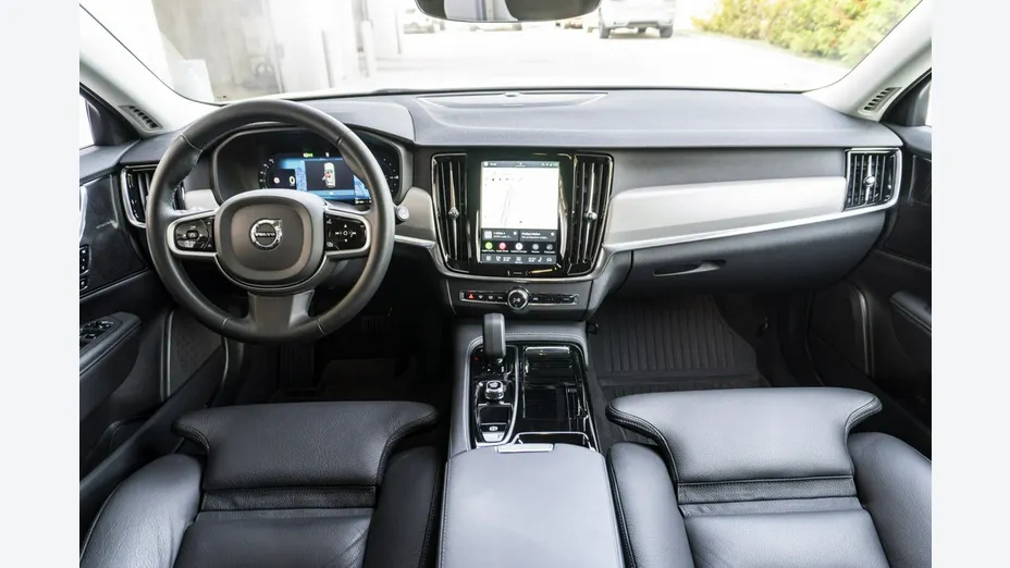 VOLVO V90 -