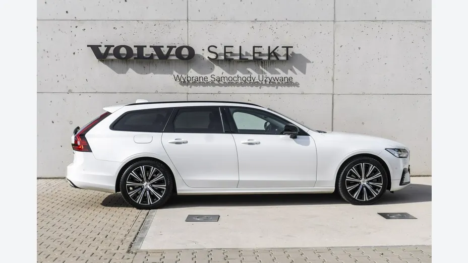 VOLVO V90 -