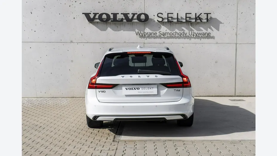 VOLVO V90 -