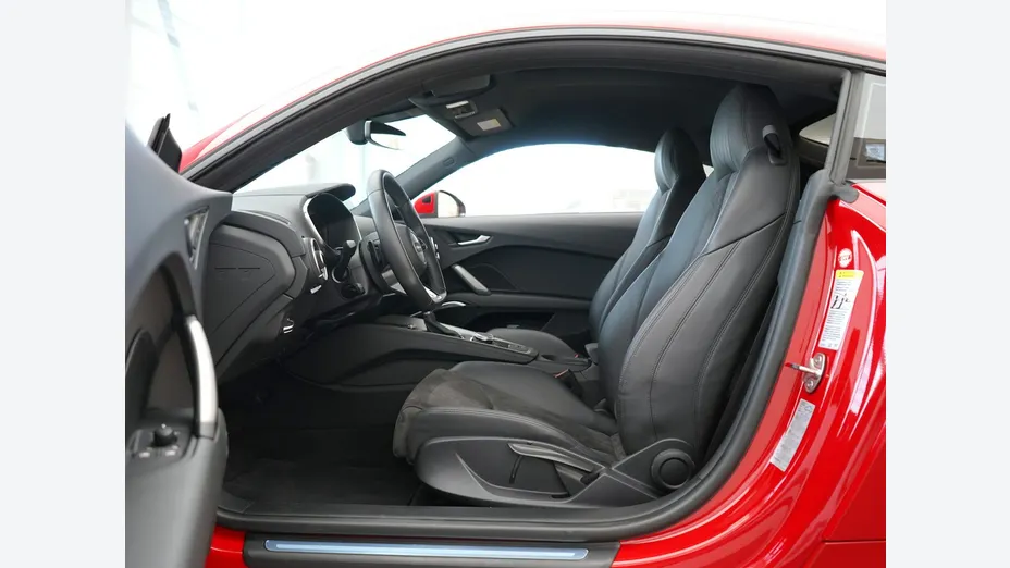 AUDI TT -