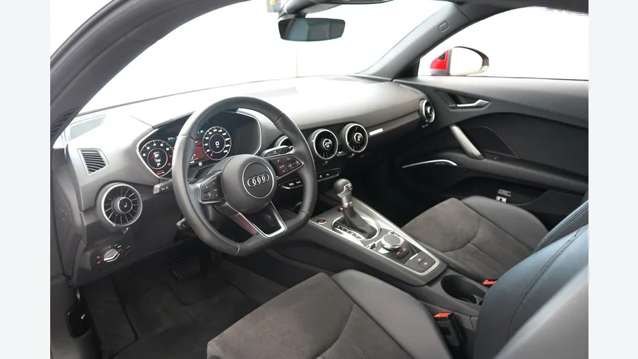 AUDI TT -