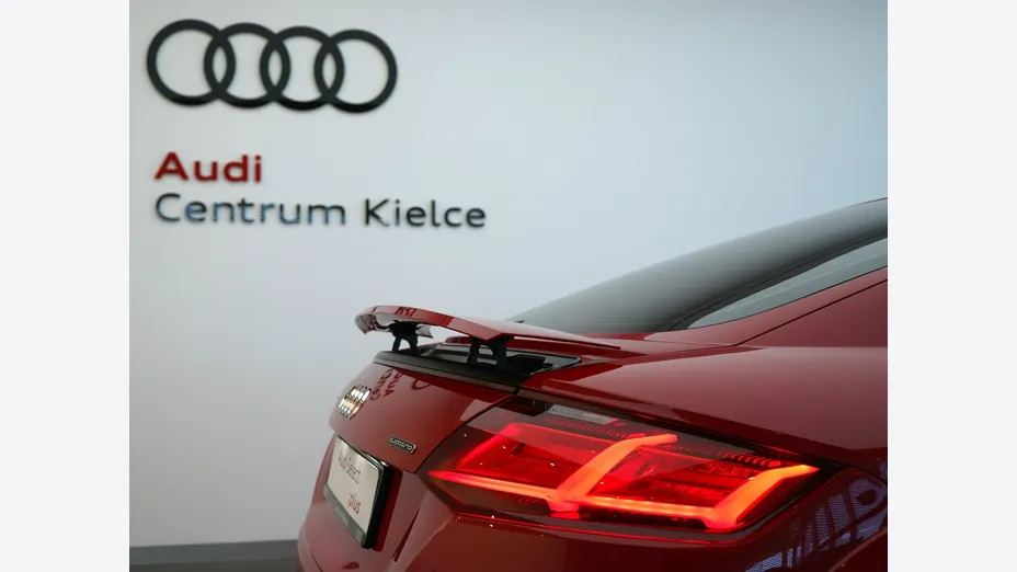 AUDI TT -