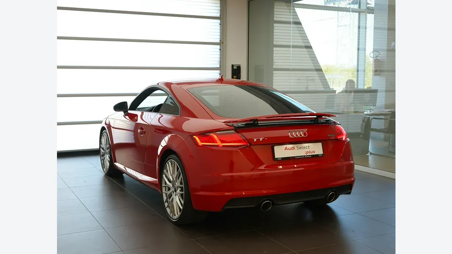 AUDI TT -