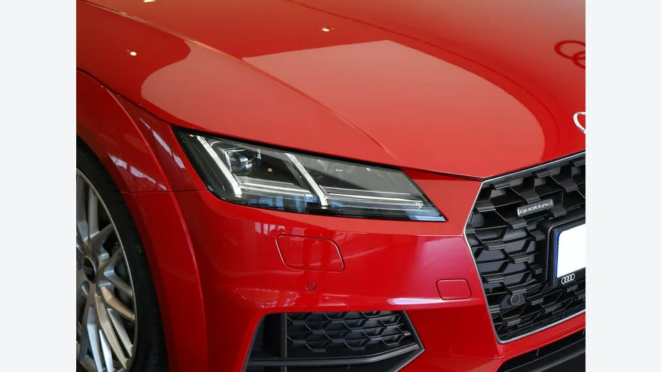 AUDI TT -