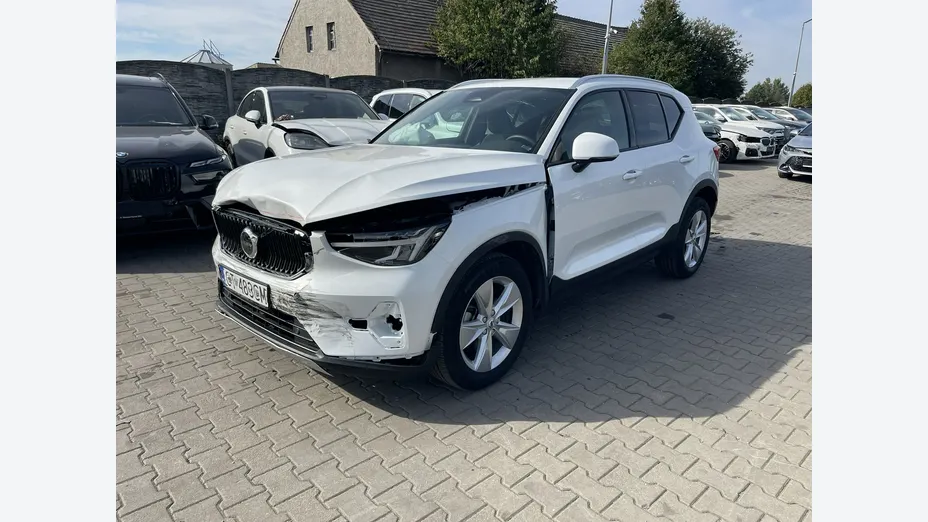 VOLVO XC40 -