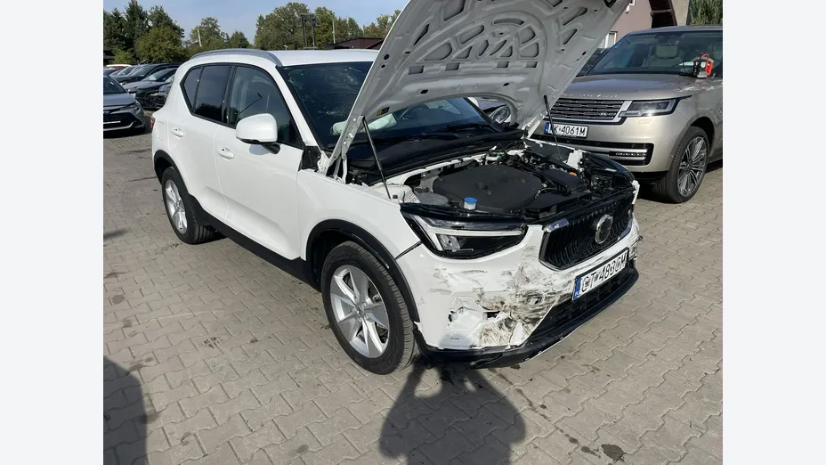 VOLVO XC40 -
