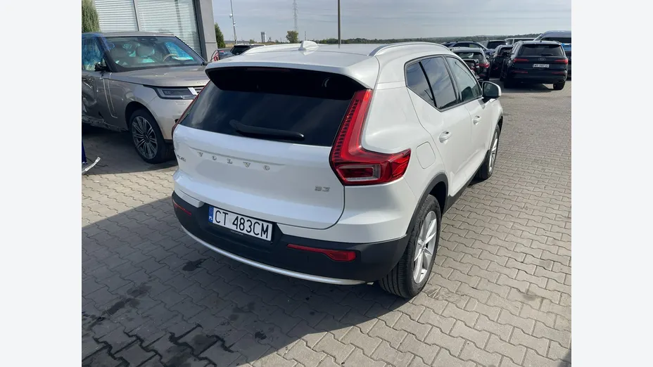 VOLVO XC40 -