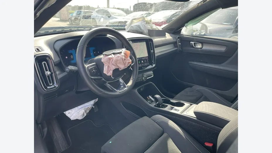 VOLVO XC40 -