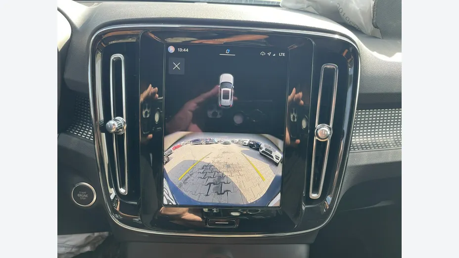 VOLVO XC40 -