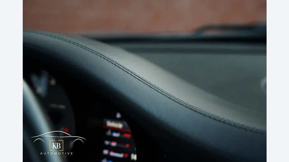 PORSCHE 911 -
